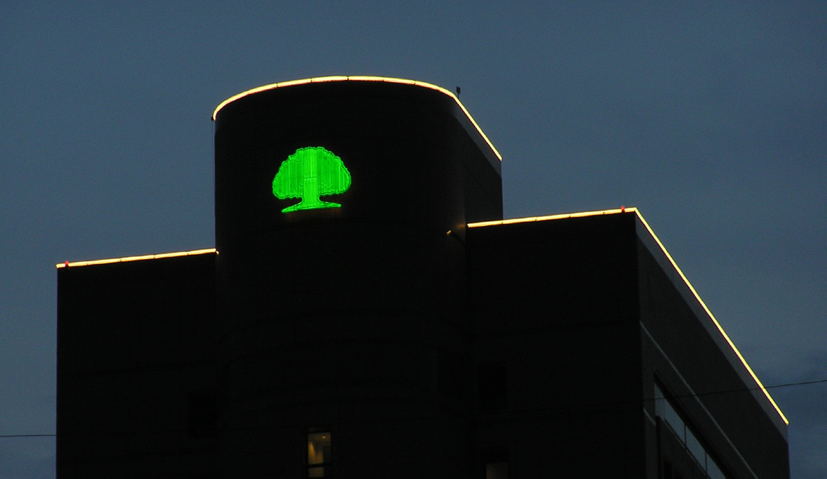 國泰人壽 戶外標誌招牌 大樓點綴燈光